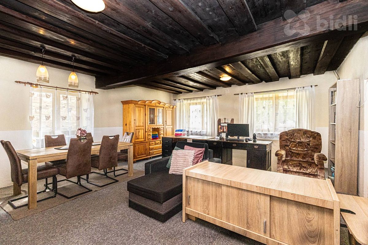 Prodej rodinného domu 840 m², pozemek 2253 m²